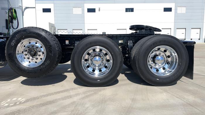 2026 Peterbilt 589-13