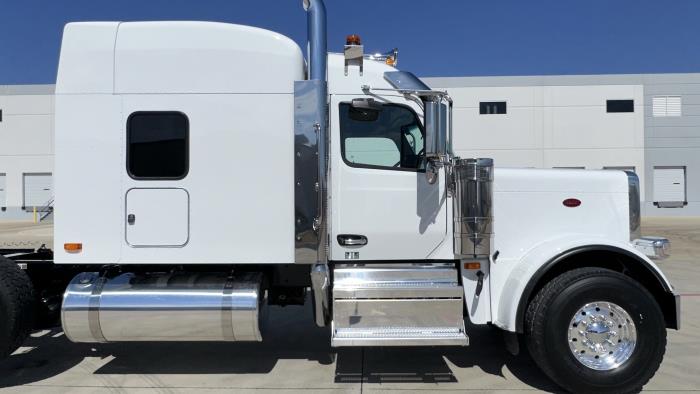 2026 Peterbilt 589-21