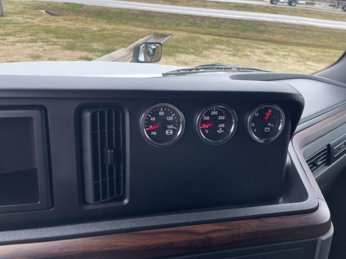 2026 International LT625-8