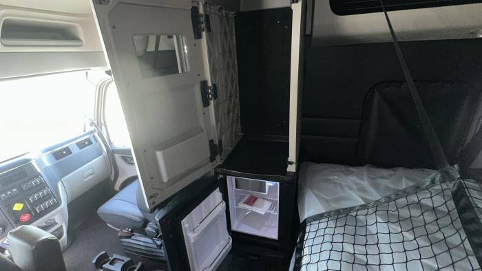 2026 Peterbilt 589-42