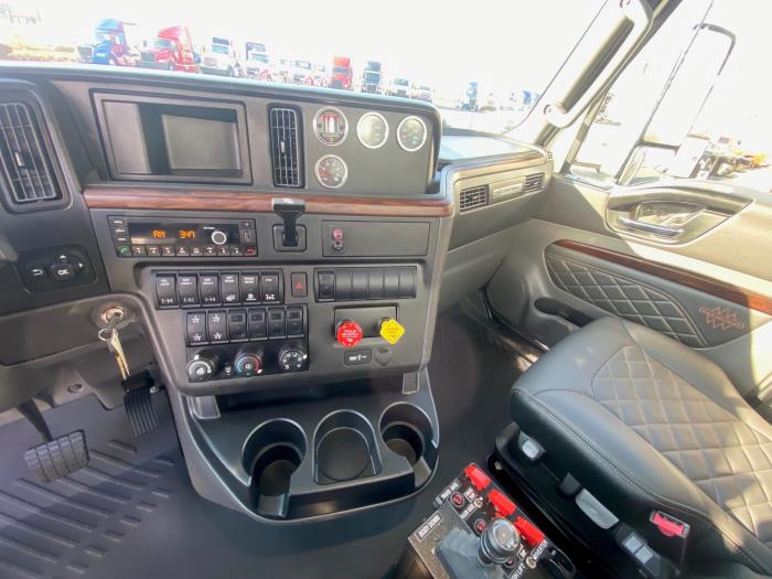 2026 International HX620-10