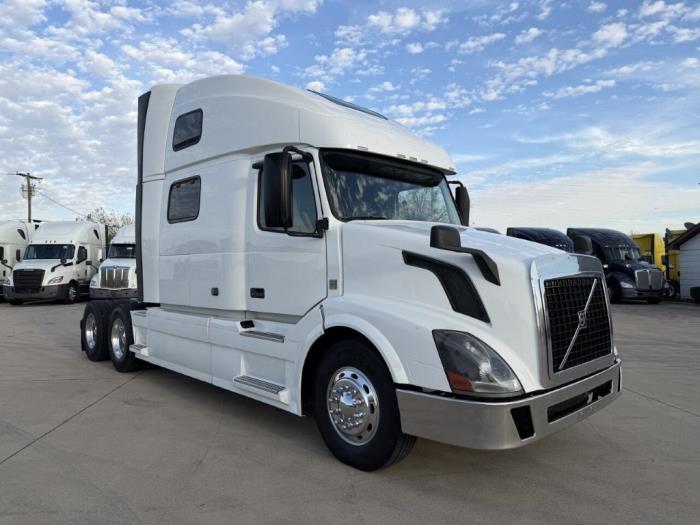 2017 Volvo VNL64T760-3
