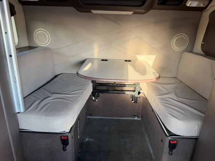 2017 Volvo VNL64T760-18