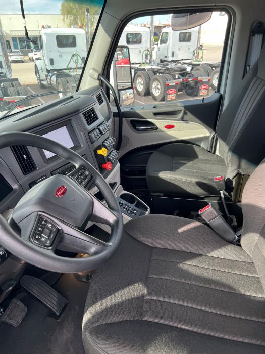 2026 Peterbilt 567-8