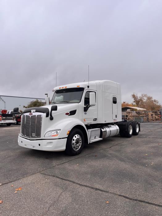 2022 Peterbilt 579-0