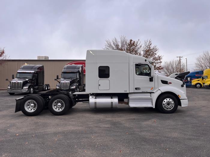 2022 Peterbilt 579-4