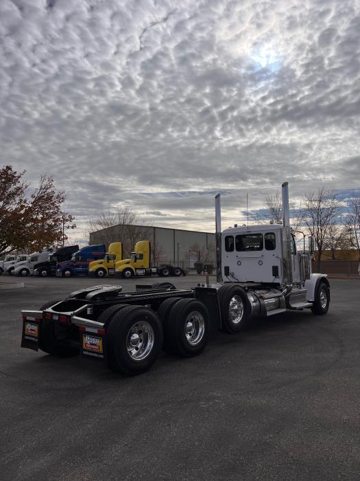 2026 Peterbilt 589-3