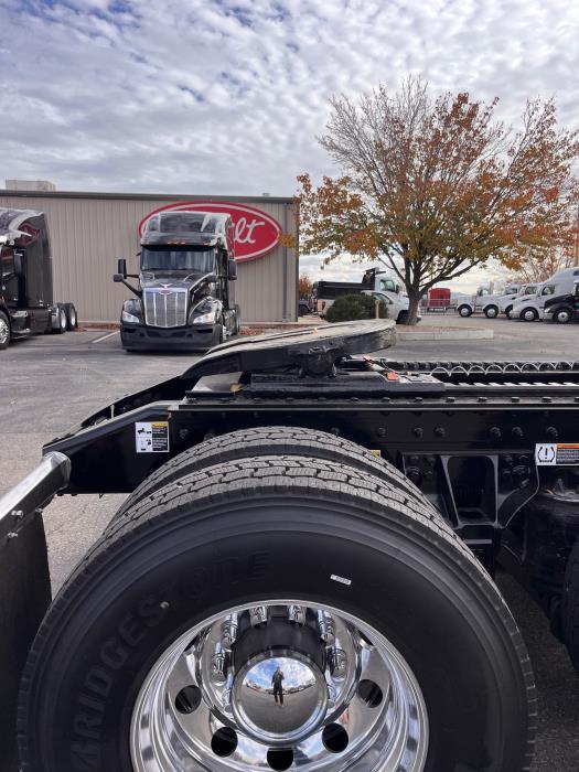 2026 Peterbilt 589-12