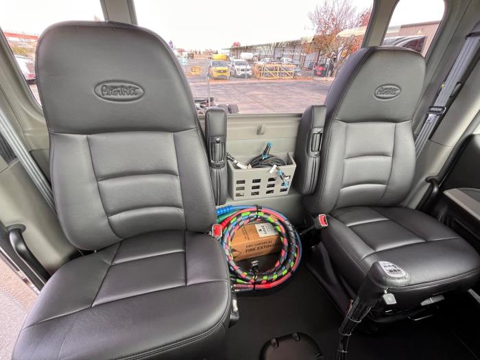 2026 Peterbilt 589-21