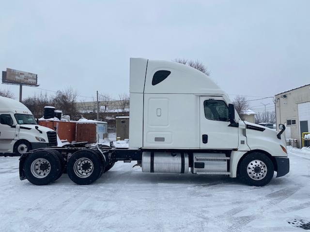 2020 Freightliner Cascadia-8