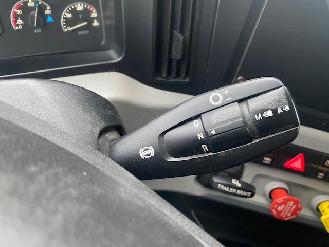 2020 Freightliner Cascadia-18