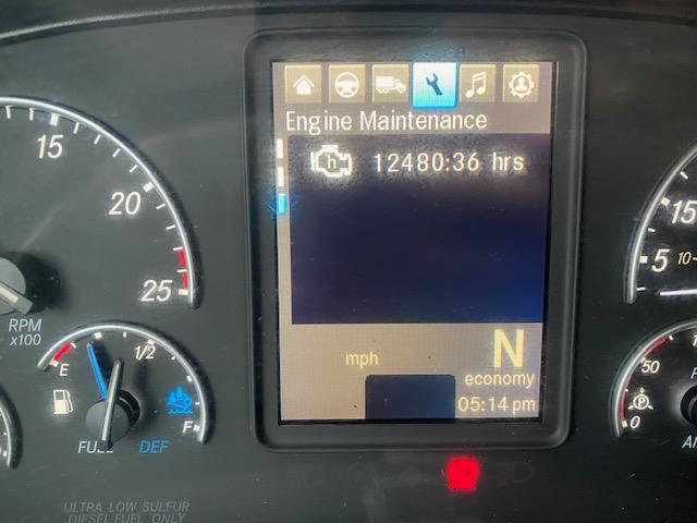 2020 Freightliner Cascadia-25