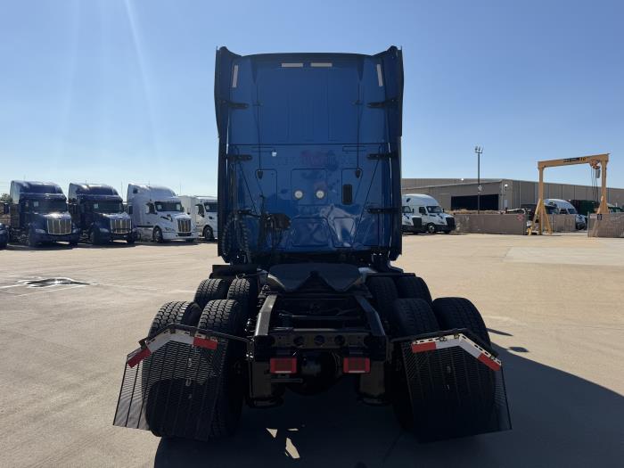 2022 International LT625-4