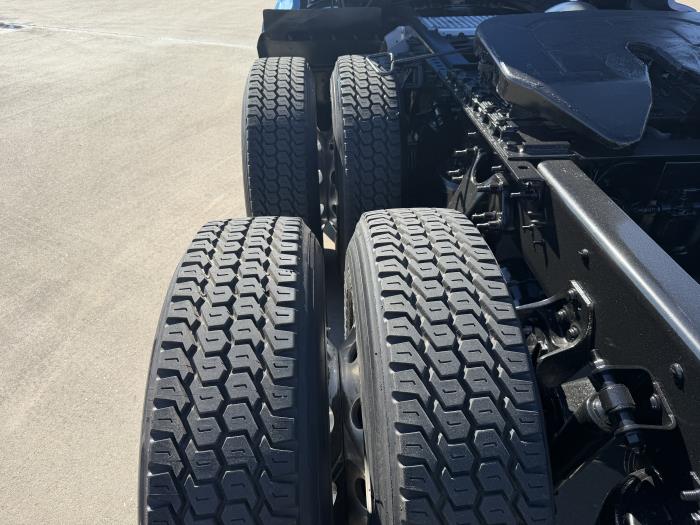 2022 International LT625-12