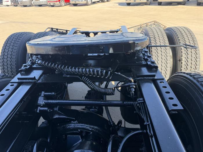 2022 International LT625-14