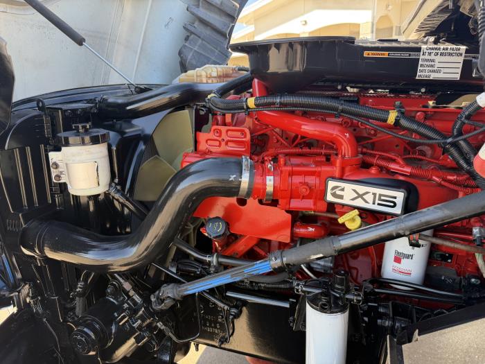 2022 International LT625-16