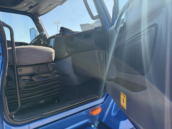 2022 International LT625-21