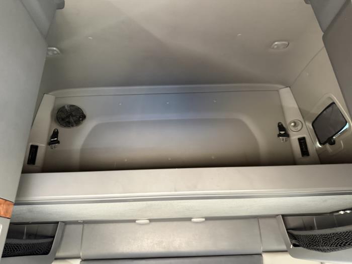 2022 International LT625-28