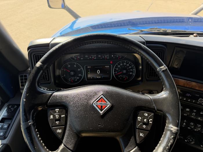 2022 International LT625-37