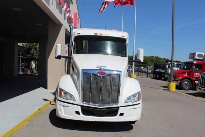 2023 Peterbilt 579-1