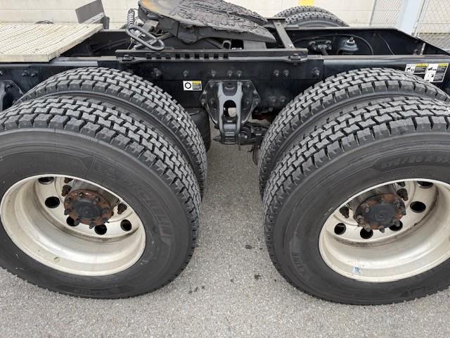 2023 Peterbilt 579-2