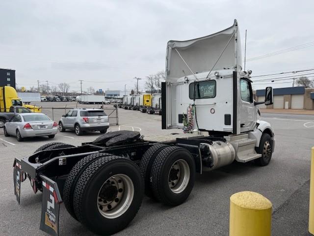 2023 Peterbilt 579-3