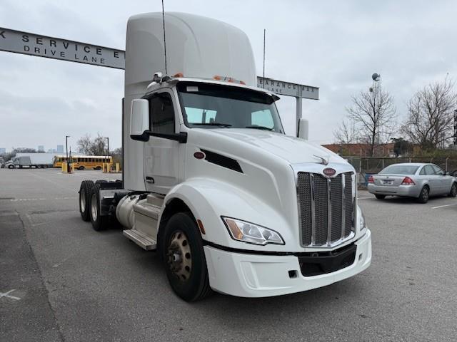 2023 Peterbilt 579-5