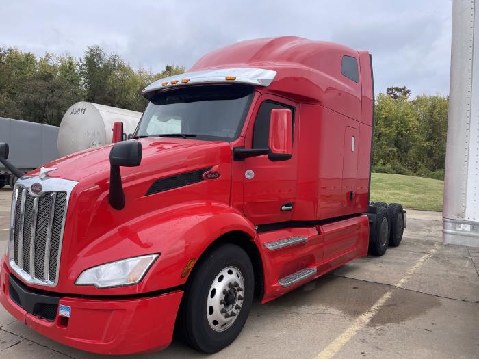 2022 Peterbilt 579-0
