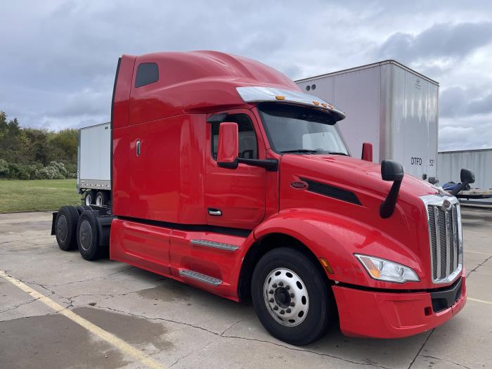2022 Peterbilt 579-2