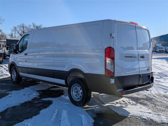 2026 Ford Transit-250-5