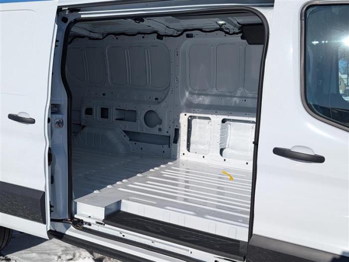 2026 Ford Transit-250-9