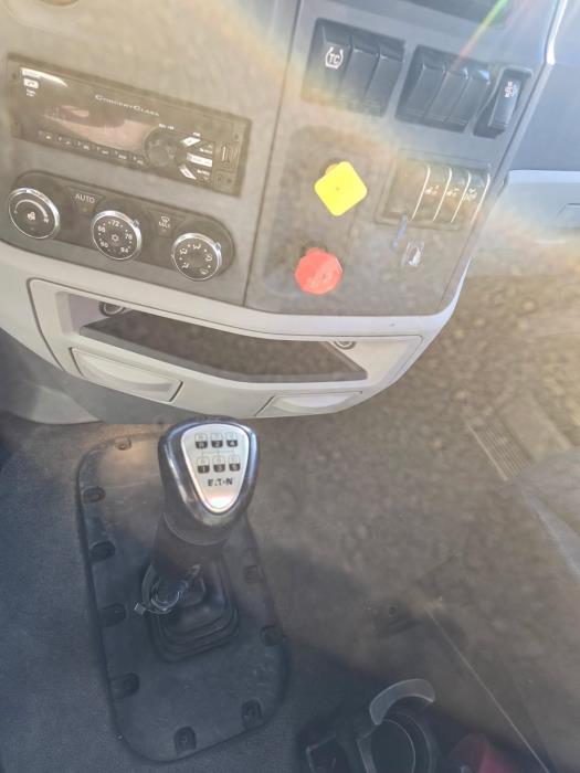 2020 Peterbilt 579-8