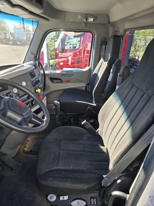2020 Peterbilt 579-9