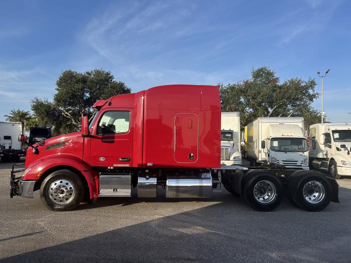 2022 Peterbilt 579-2