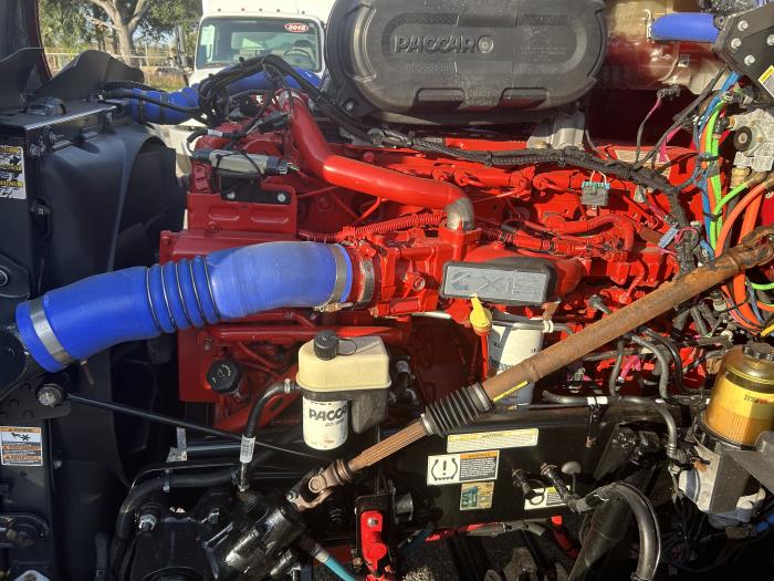 2022 Peterbilt 579-8