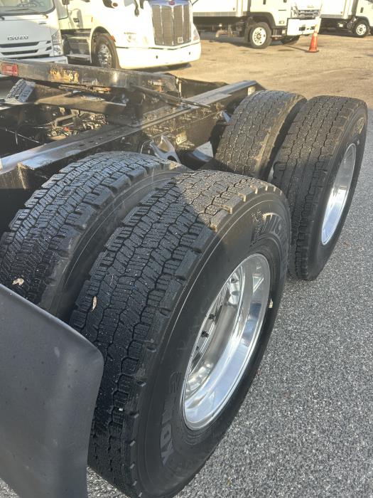 2022 Peterbilt 579-13