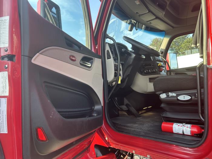 2022 Peterbilt 579-14