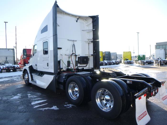 2022 Kenworth T680-2