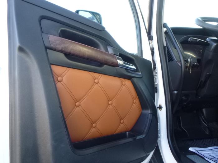 2022 Kenworth T680-9