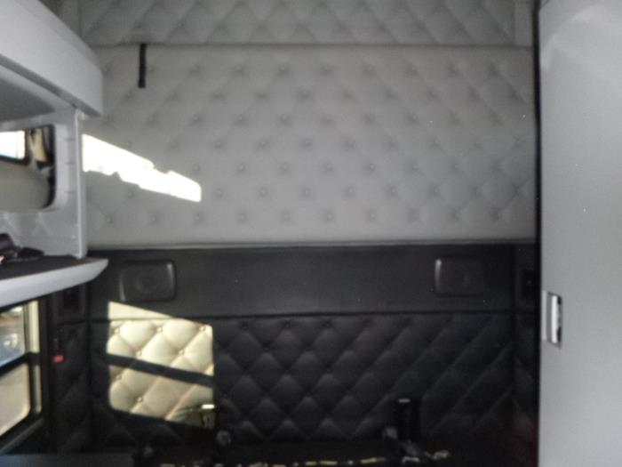 2022 Kenworth T680-15