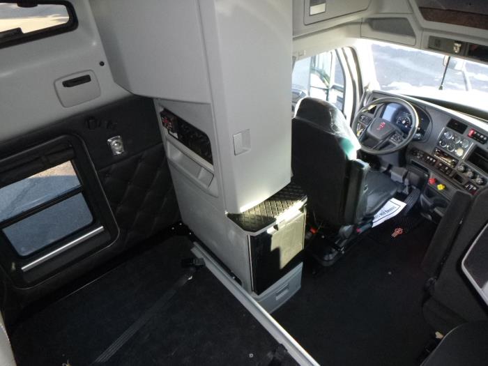 2022 Kenworth T680-16