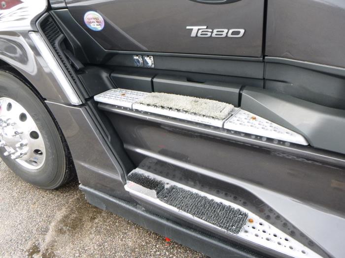 2023 Kenworth T680-11