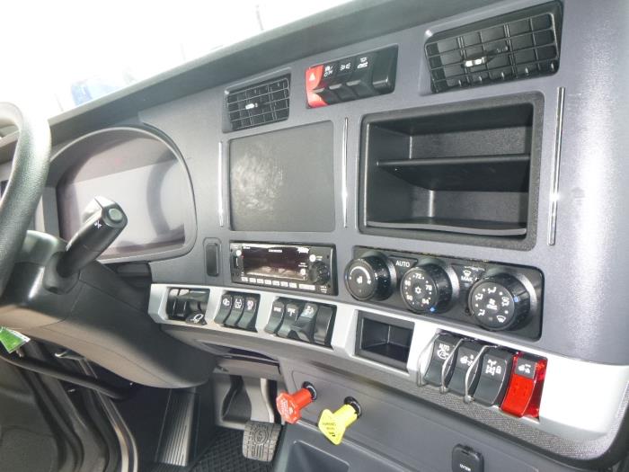 2023 Kenworth T680-16