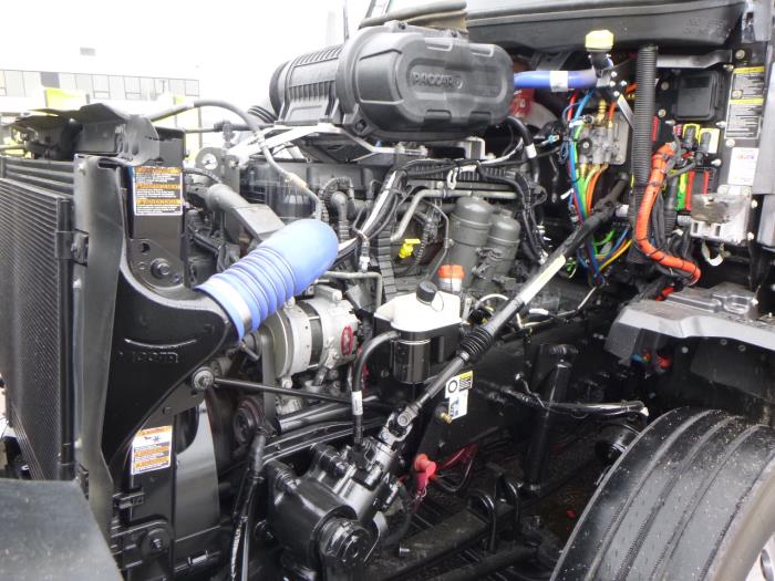 2023 Kenworth T680-26