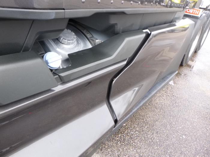 2023 Kenworth T680-28