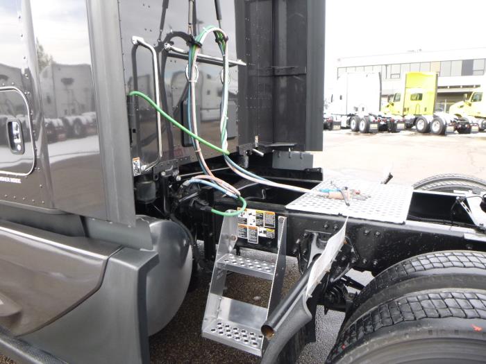 2023 Kenworth T680-29