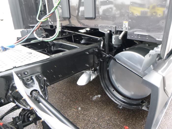 2023 Kenworth T680-33