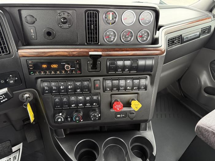 2026 International HX620-17