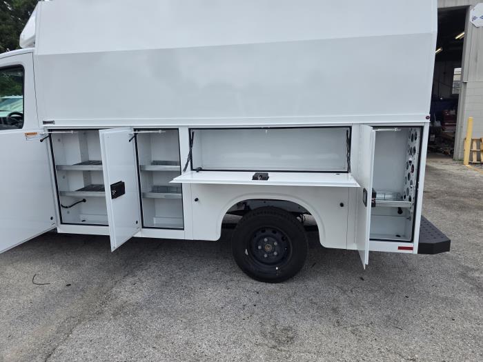 2025 Ford Transit-350-10