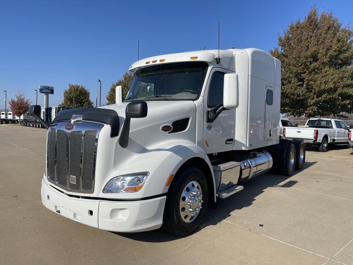 2022 Peterbilt 579-0